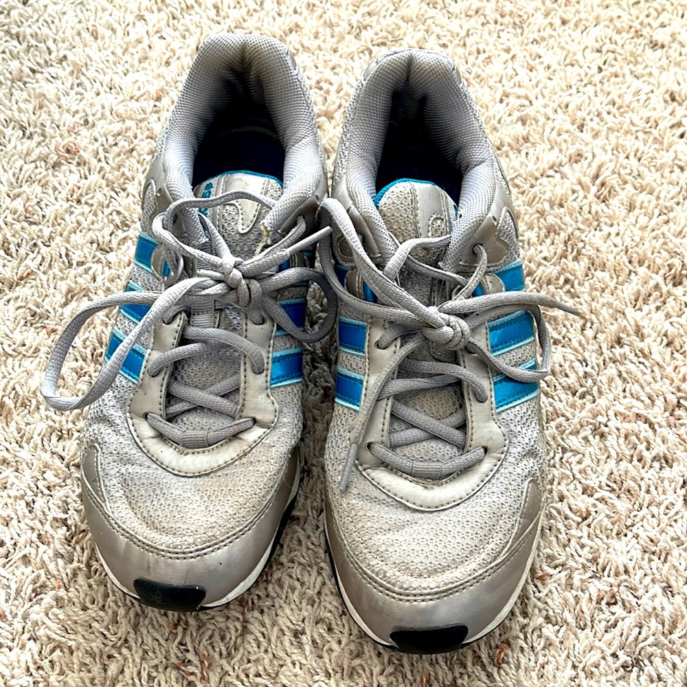 Adidas sneakers 8 1/2